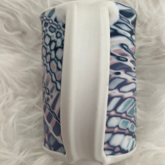 Vintage Handcrafted ceramic mugs in white and lavender signed by the artist 4.5” - Picture 10 of 11